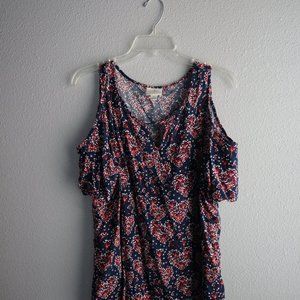 Short sleeve cold shoulder shirt